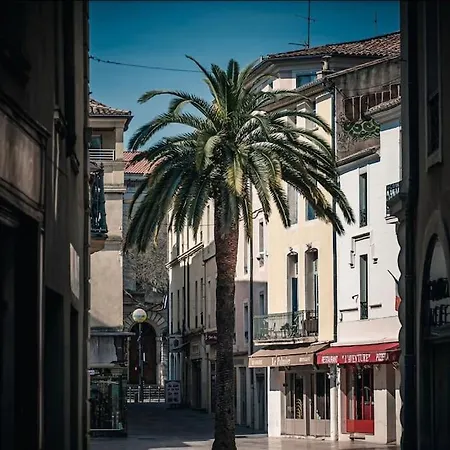 Le Questel - In The Heart Of The With Lejlighed Nîmes