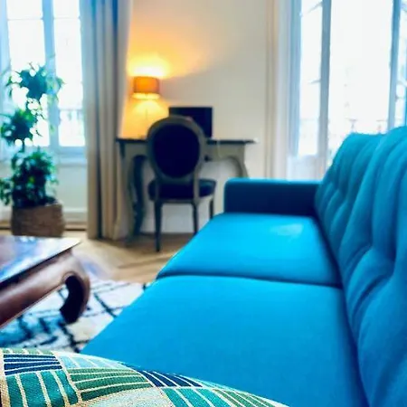 Le Questel - In The Heart Of The With * Nîmes