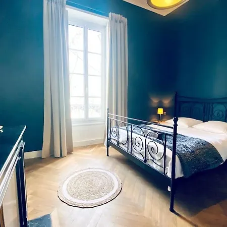 Le Questel - In The Heart Of The With Nîmes
